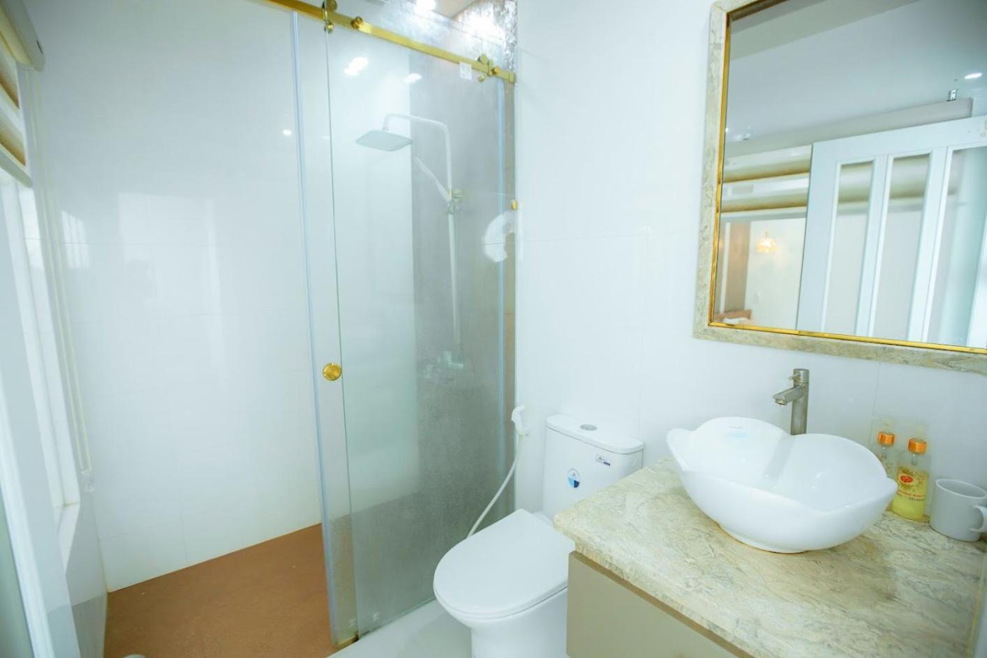 Khach San Quoc Te Hotel Ca Mau Exterior photo